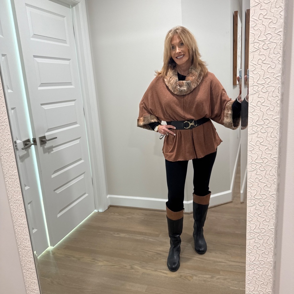 NWT gray/black fur collar and cuff poncho jacket - size S/M - Picture 5 of 6